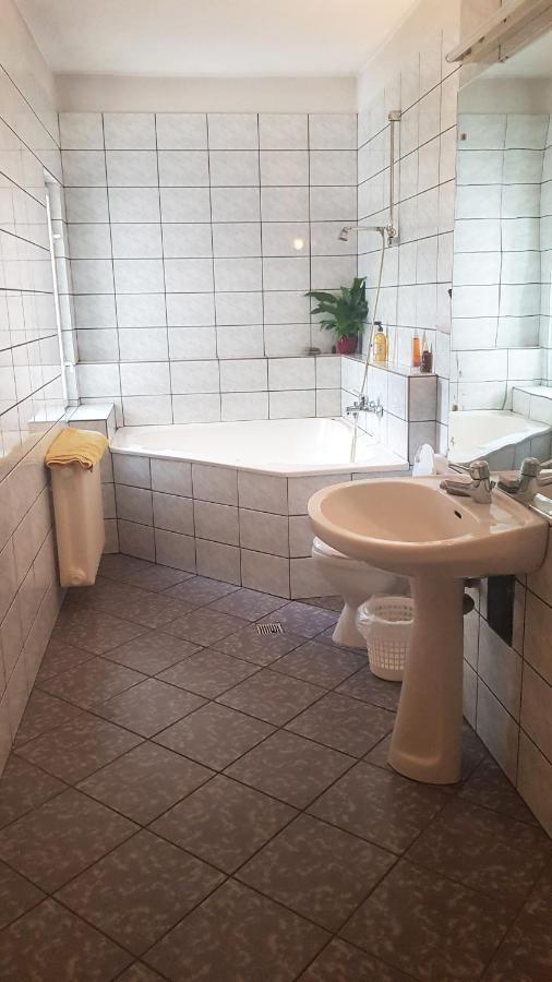 Casa Zora Lägenhet Alba Iulia Exteriör bild